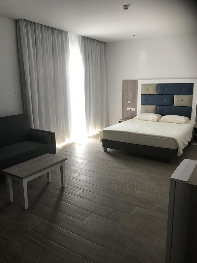 Stratovarius Nissi Rooms Ayía Nápa Extérieur photo
